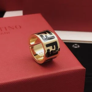 2026新品 リング FENDI フェンデイ トレンドコーディネートに映えるデザイン 商品画像 1