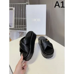 2026新作 サンダル DIOR ディオール 雑誌掲載 話題の春夏新作 商品画像 1