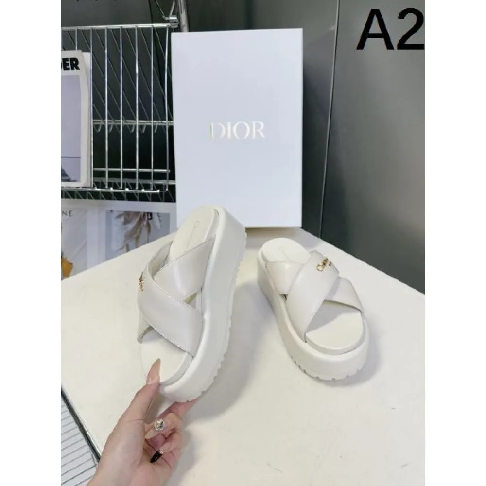 2026新作 サンダル DIOR ディオール 雑誌掲載 話題の春夏新作 商品画像 2