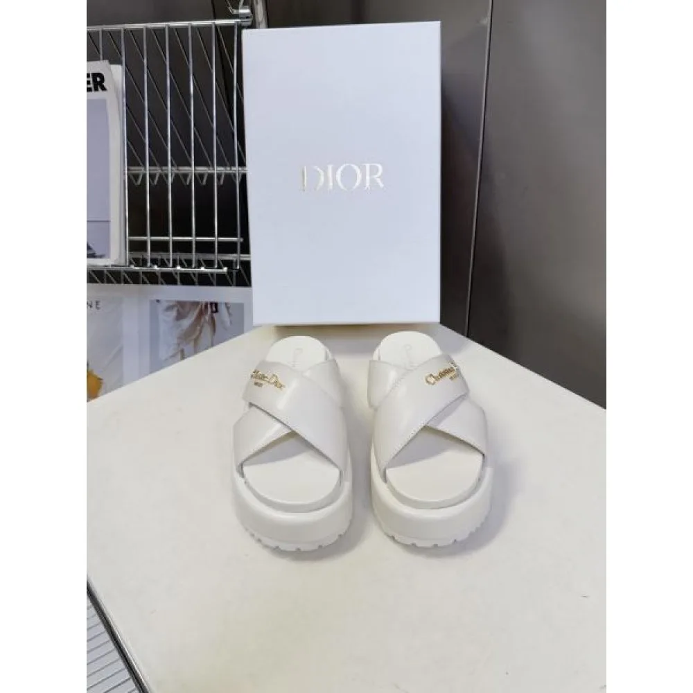 2026新作 サンダル DIOR ディオール 雑誌掲載 話題の春夏新作 商品画像 3