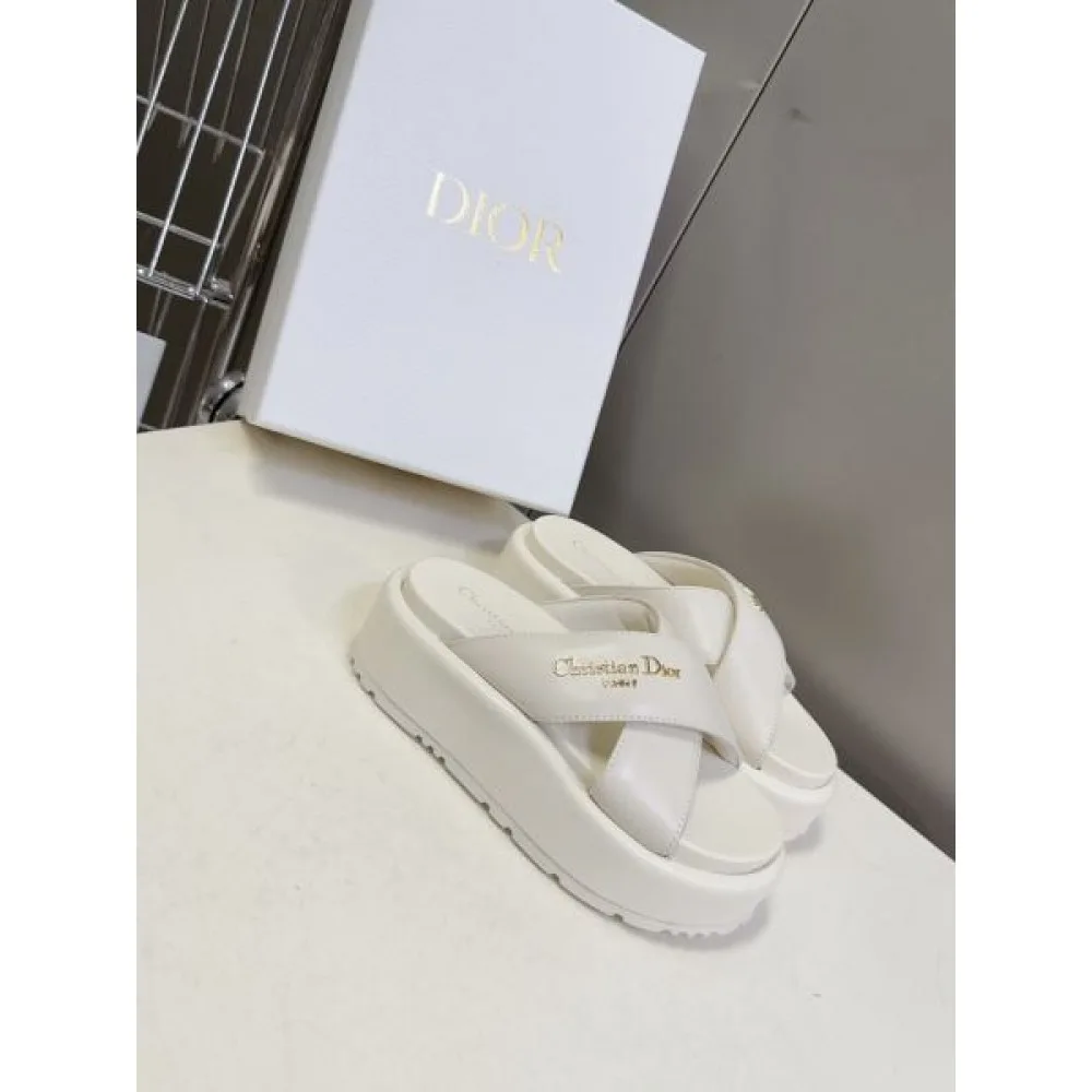 2026新作 サンダル DIOR ディオール 雑誌掲載 話題の春夏新作 商品画像 4