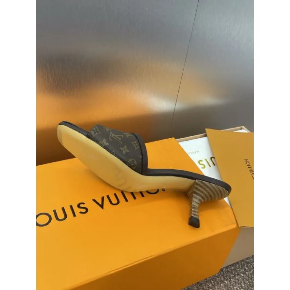 LOUIS VUITTON 2026新作 ルイヴィトン サンダル・ミュール 大人カジュアルスタイル 商品画像 9