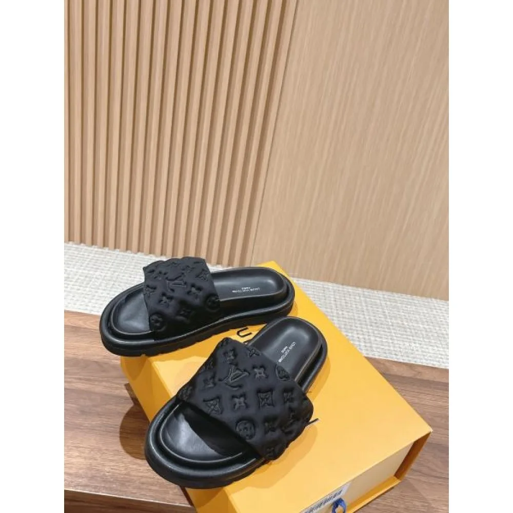 LOUIS VUITTON 2026新作 ルイヴィトン サンダル・ミュール 大人カジュアルスタイル 商品画像 4