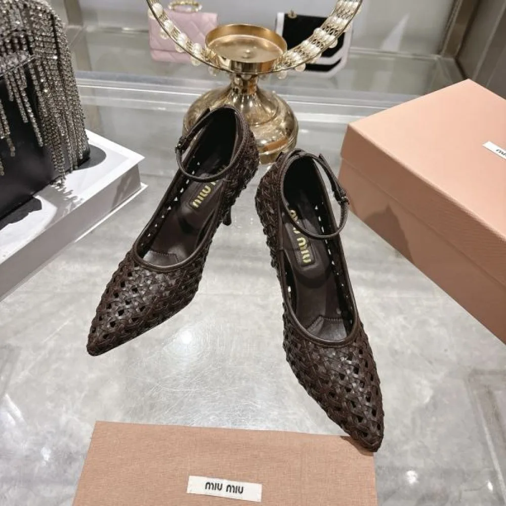 2026新作 サンダル MIU MIU ミュウミュウ 今季最注目 トレンド最前線 商品画像 5