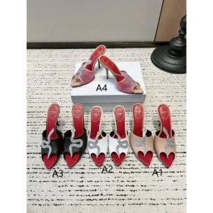 2026春夏新作 VALENTINO ヴァレンティノ サンダル・ミュール 限定コレクションモデル 商品画像 1