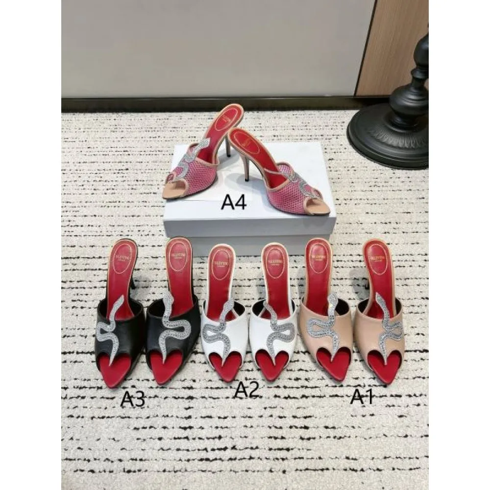 2026春夏新作 VALENTINO ヴァレンティノ サンダル・ミュール 限定コレクションモデル 商品画像 1