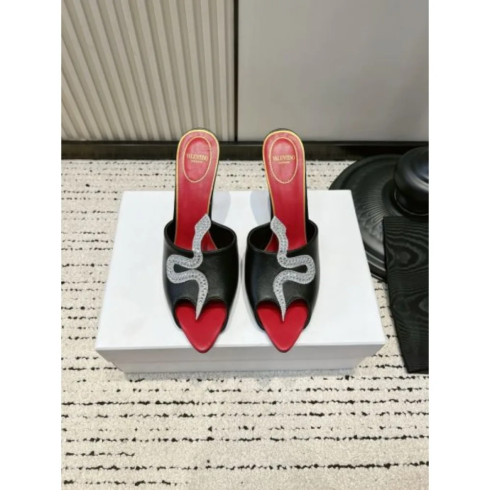 2026春夏新作 VALENTINO ヴァレンティノ サンダル・ミュール 限定コレクションモデル 商品画像 2
