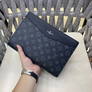 LOUIS VUITTON ルイヴィトン クラッチバッグ 2026新作 高級感溢れる特別価格モデル 商品画像 1