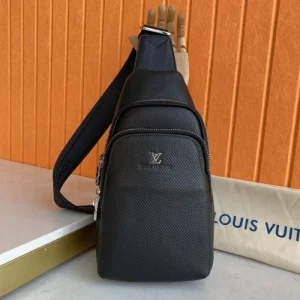 LOUIS VUITTON ルイヴィトン ボディバッグ 2026新作 高品質で人気の定番モデル 商品画像 1