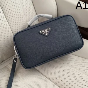 PRADA プラダ ショルダーバッグ 2026新作 長く愛用できるタイムレスデザイン 商品画像 1