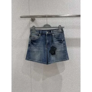 2026新品 デニムショートパンツ PRADA プラダ おしゃれな人は愛用中! 商品画像 1