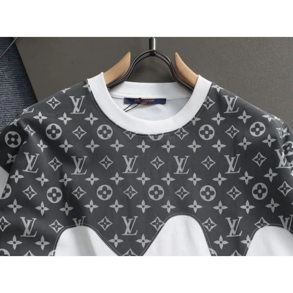 2026新品 半袖Tシャツ LOUIS VUITTON ルイヴィトン カジュアルで魅力的なデザイン 商品画像 4