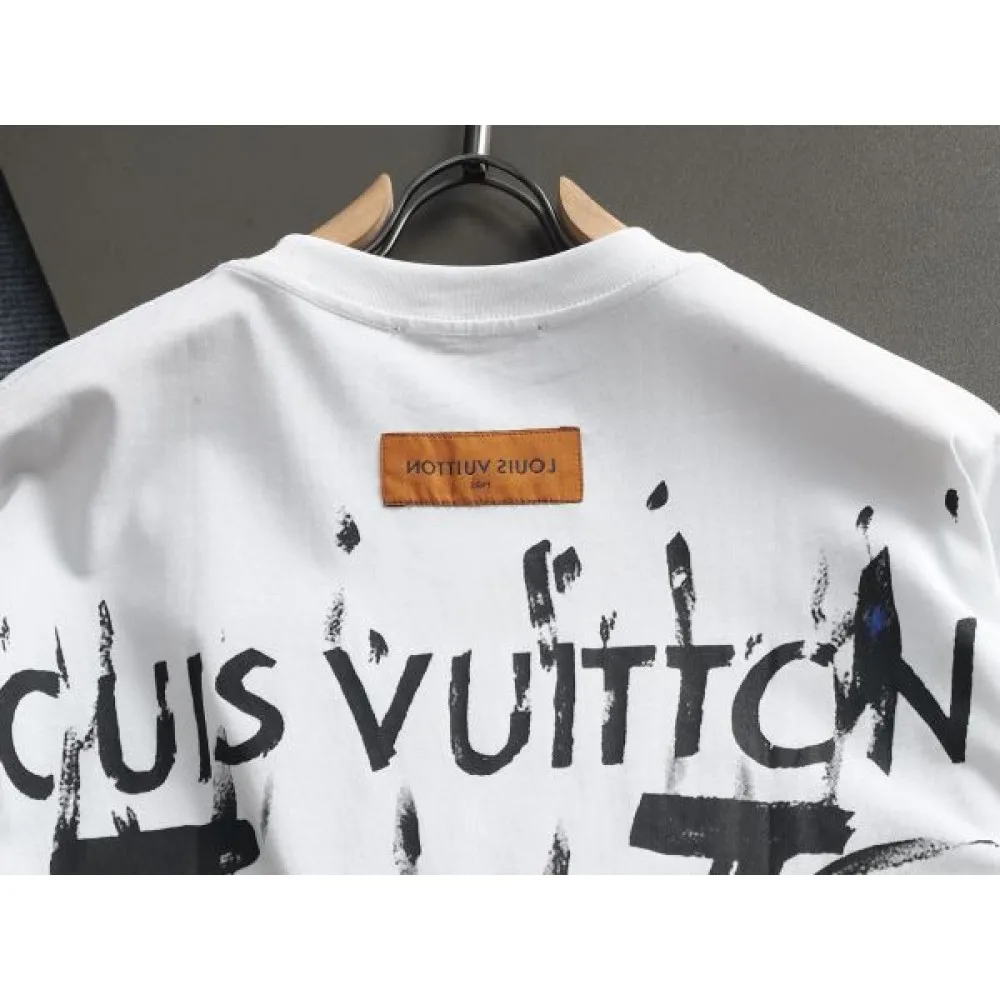 2026新品 半袖Tシャツ LOUIS VUITTON ルイヴィトン 新作限定、大人のエレガントスタイル 商品画像 5