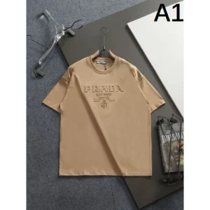 2026新品 半袖Tシャツ PRADA プラダ セール、早い者勝ちでお得に手に入れよう 商品画像 1