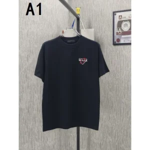 2026春夏新作 PRADA プラダ 人気急上昇!激安価格で春夏新作を手に入れよう 商品画像 1