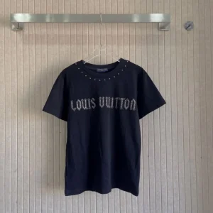 2026新品 半袖Tシャツ LOUIS VUITTON ルイヴィトン リラックス感漂う上品カジュアル 人気モデル 商品画像 1