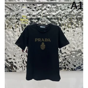 2026新品 半袖Tシャツ PRADA プラダ 洗練されたモダンデザイン 新色登場人気モデル 商品画像 1