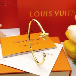 2026新品 ブレスレット LOUIS VUITTON ルイヴィトン 今年の最旬トレンドモデル 商品画像 1