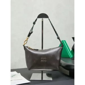 2026新品 トートバッグ MIU MIU ミュウミュウ 上品フェミニン 最新スタイル 商品画像 1