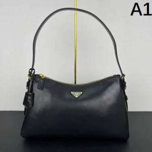 2026新品 トートバッグ PRADA プラダ 定番人気 ミニマル高級感 商品画像 1