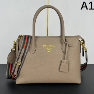 2026新品 トートバッグ PRADA プラダ 洗練コーデ映え 上質モダン 商品画像 1