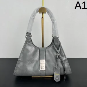 2026新品 トートバッグ PRADA プラダ スタイリッシュ 高級感デザイン 商品画像 1