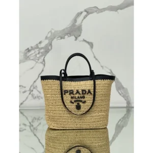 PRADA プラダ トートバッグ 2026新作 注目度抜群のスタイリングアイテム 商品画像 1