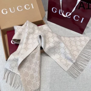 2026年新作 スカーフ GUCCI グッチ ファッション性抜群の洗練デザイン 商品画像 1