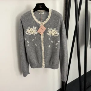 2026年新作 MIU MIU ミュウミュウ ニットカーディガン 人気通販 商品画像 1